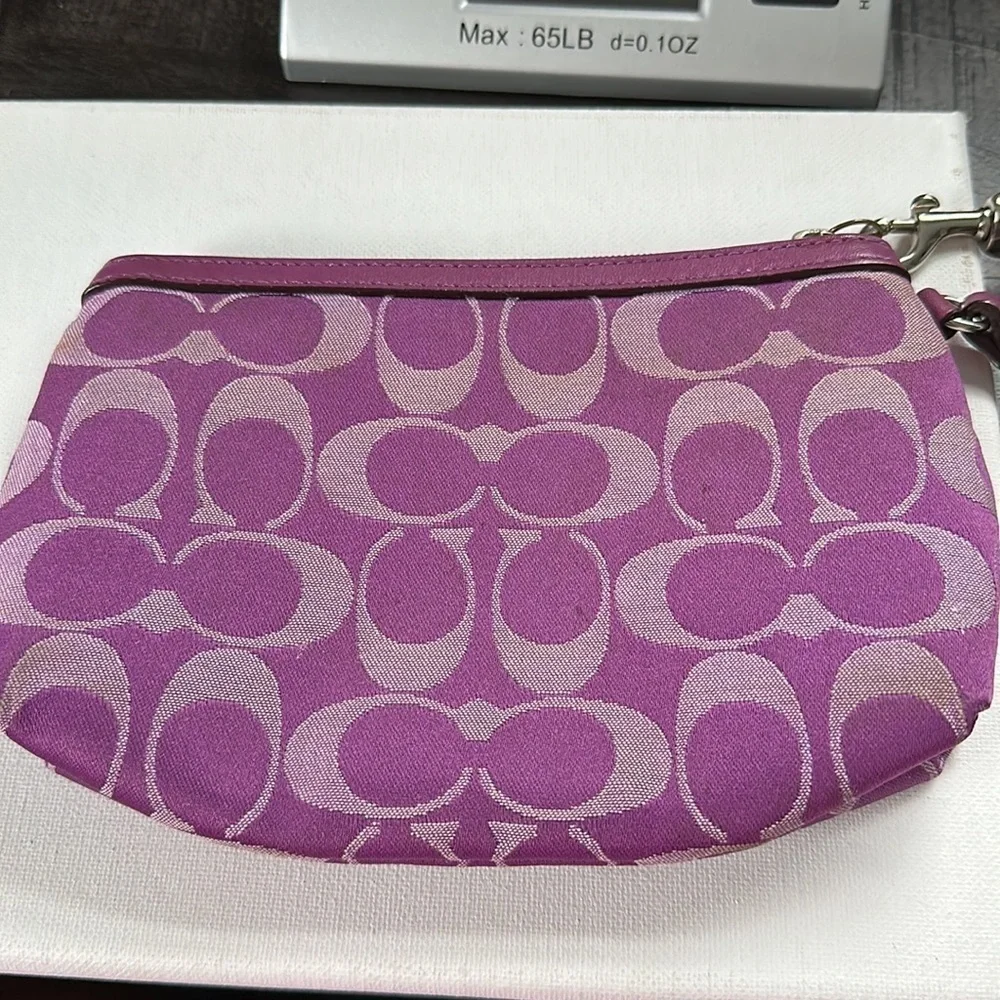 EUC Coach Signature C Wristlet